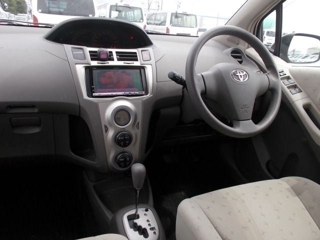 2010 TOYOTA VITZ